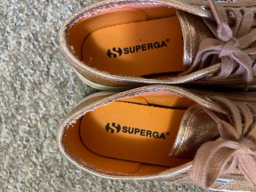 Gold Shoes (Category: Women's Shoes) located in Liverpool. Submitted by amraluckett (Listing ID 1376486055, Image 3). Description: Superga Size 36.