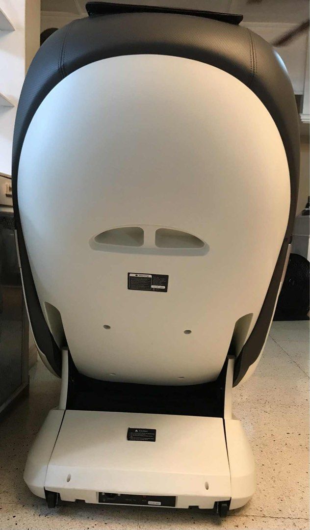 Hiro Hi-Supreme Massage Chair (Category: Massage Devices) located in Quezon City. Submitted by docshop.orig (Listing ID 1376478245, Image 3). Description: RFS: Owner moving abroad In excellent working and almost unused (no damage) condition. Still in the market selling for 190k With free foot massager (unused) Slightly negotiable .