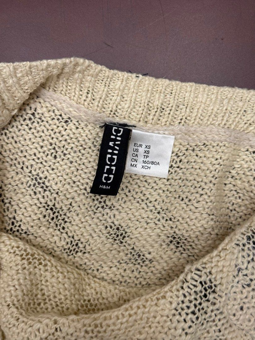H&m divided crochet top with butterflies (Category: Sleeveless) located in Tarlac. Submitted by elroy3 (Listing ID 1376581010, Image 3). Description: .