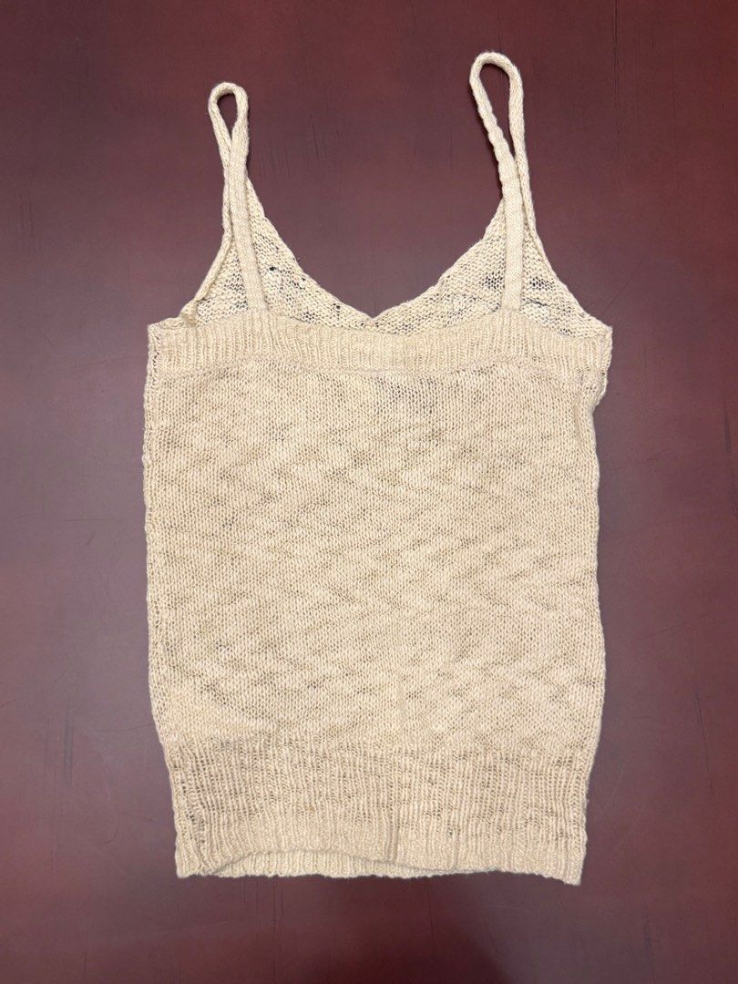 H&m divided crochet top with butterflies (Category: Sleeveless) located in Tarlac. Submitted by elroy3 (Listing ID 1376581010, Image 2). Description: .