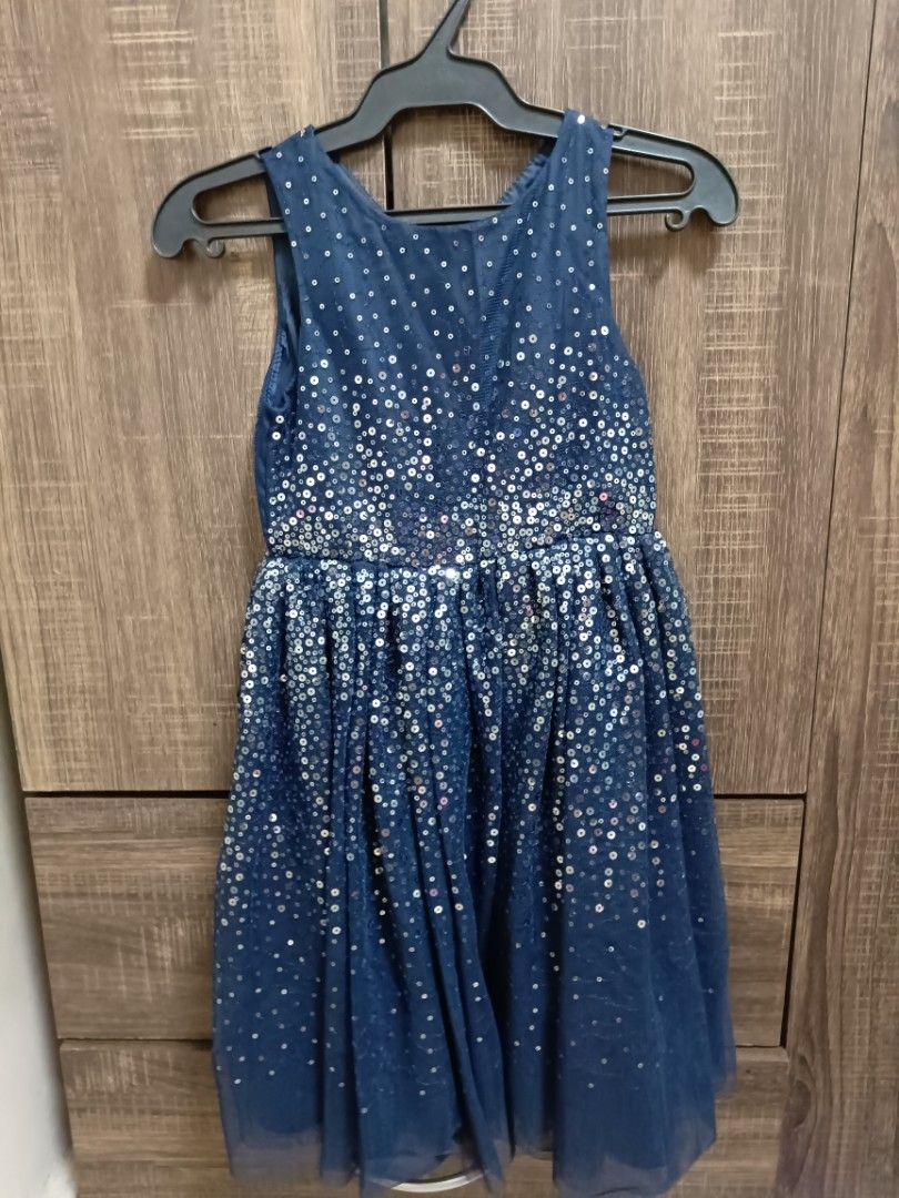 H&M dress (Category: Babies & Kids Fashion) located in Bulacan. Submitted by gratsy (Listing ID 1376515683, Image 2). Description: preloved used once size 5-6yrs old.