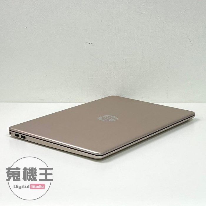 由 winson999888 (刊登 ID 1376525411，圖片 1) 提交，位於 台北市 (Taipei) 的 【蒐機王】HP Laptop 15s-fq1xxx i5-1035G4 16G / 512G【15.6吋】D4307-3 (類別：桌上電腦或筆記型電腦)，說明：【商品貨號】D4307 【名稱】HP Laptop 15s-fq1xxx i5-1035G4 16G / 512G 15.6吋 【顏色】金色 【品相描述】外觀良好 【新舊程度】中古品 / 95%新 【保固狀態】店家責任保固七天 【配件說明】充電器、無盒裝 【NCC認證碼】CCAH18LP3520T2 【BSMI商檢字號】R3A304 【賣場管理代碼】03，SA9 -------------------------------------- 【商品狀態分級說明】 ● 100%新 = 全新未拆封新品 ● 95%新 = 機況如新品一般 ● 90%新 = 僅些許使用小痕跡 ● 85%新 = 外觀有較明顯痕跡 ● 80%新