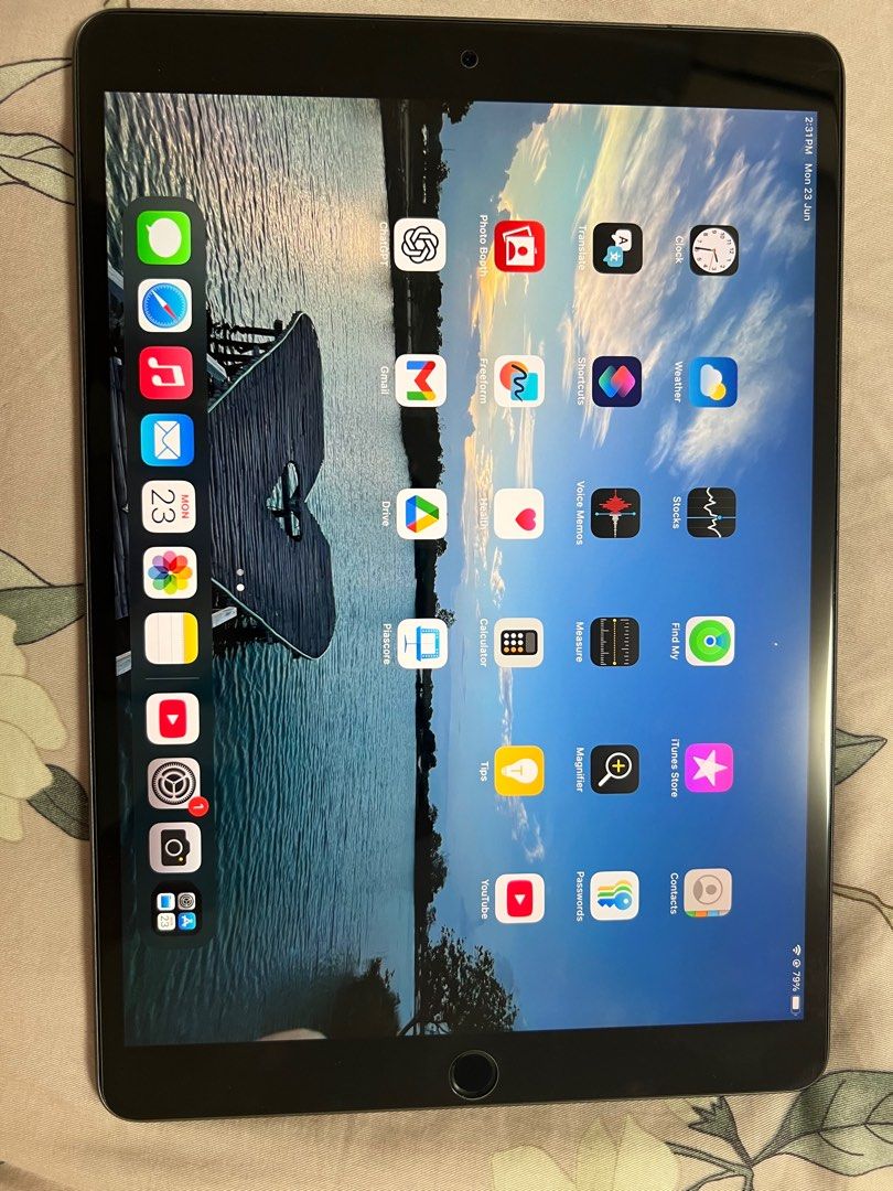 (Category: iPad) located in Singapore. Submitted by catlover09_rabbit (Listing ID 1376483502, Image 1). Description: - iPad Air 3rd Generation with Wi-Fi and cellular - Includes original box and charging cable - Screen protector pre-applied - Minor cosmetic wear on one corner - Fully functional and ready for setup.