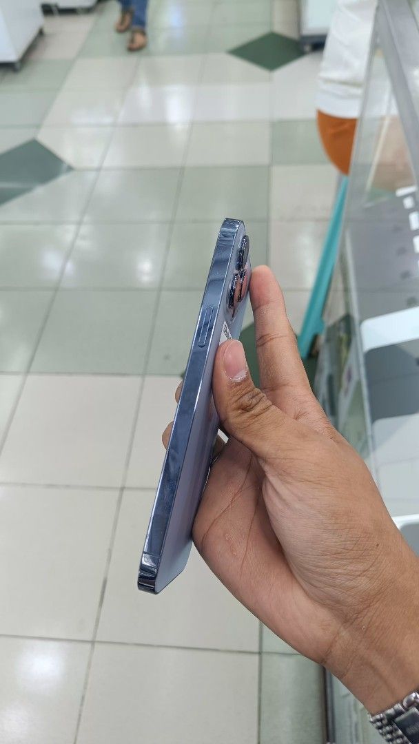 iPhone 13 Pro Max 512GB 97% BH Openline Ntc Approved complete (Category: iPhone 13 Series) located in Manila. Submitted by benshop. (Listing ID 1376541039, Image 3). Description: SALE OR SWAP !! iPhone 13 Pro Max 512GB Blue ✅ 97% Batt Health ✅ With Box Same IMEI ✅ NTC approved ✅ Openline ✅ No repair or replacement history ✅ No dents, scratches. Makinis ✅ Face ID, True Tone, iCloud Asking Price: 34k Only Open for swap lower/higher unit IOS/Android