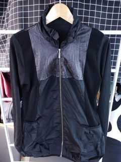 (Kategori: ) berada di . Dikirim oleh rzk_thriftstop (ID iklan 1376436552, Gambar 1). Deskripsi: .