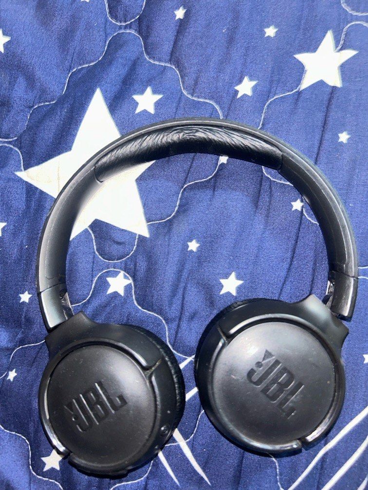 由 linshishen36893 (刊登 ID 1376599663，圖片 1) 提交，位於 台北市 (Taipei) 的 Jbl Tune 510 BT (類別：頭戴式耳機)，說明：。