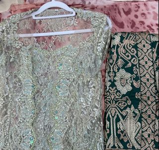 (Category: ) located in . Submitted by sweetshoppssss (Listing ID 1376533402, Image 1). Description: .