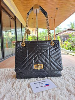 (Category: ) located in . Submitted by luxestreetbags (Listing ID 1376617547, Image 1). Description: .