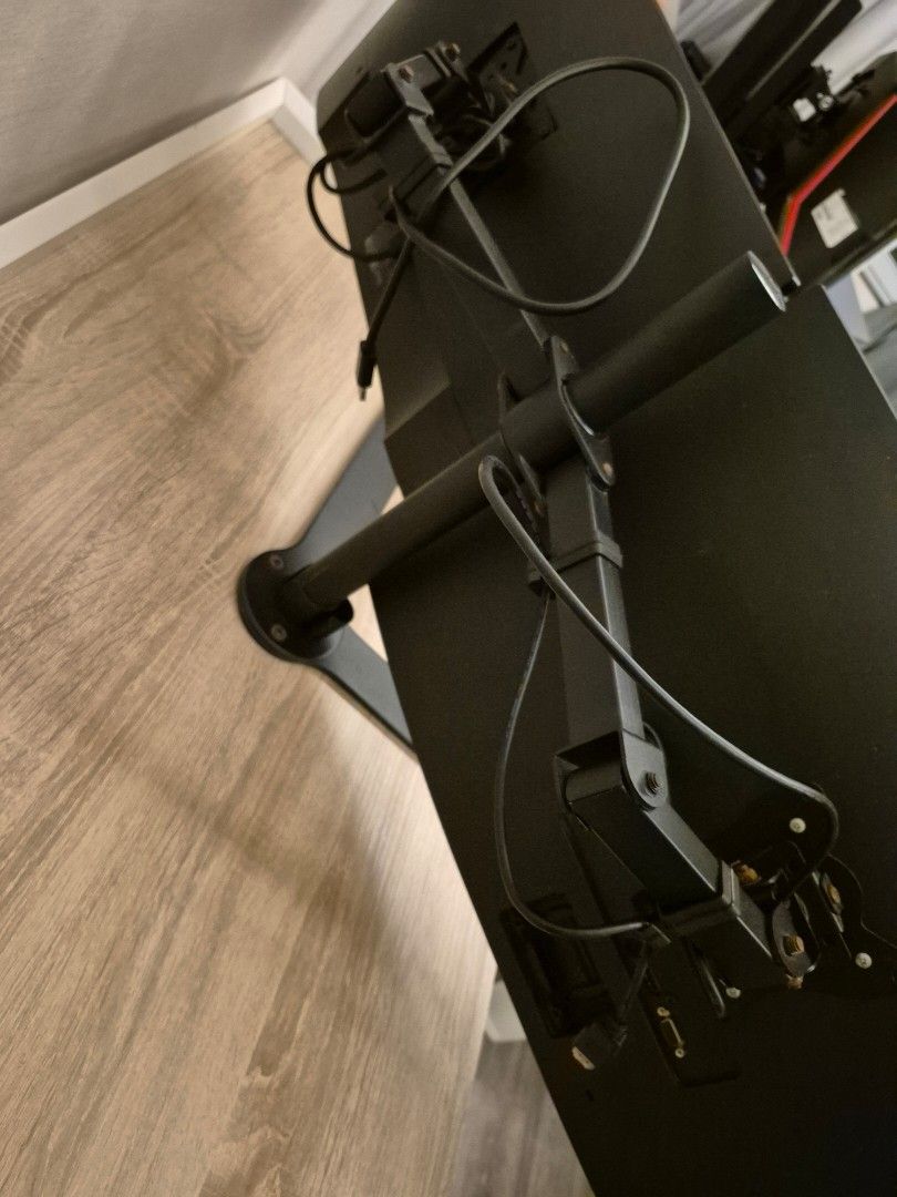 LG 27 inch Fhd ips monitor (Category: Desktops) located in Singapore. Submitted by sharmin.lee (Listing ID 1376562791, Image 3). Description: check out dell monitor listing and monitor arm https://www.lg.com/sg/consumer-monitors/fhd-qhd/27mp400-b/?sortCriteria=%40ec_pdp_view_count+descending&srsltid=AfmBOoql0mlUF44DA26dcO225Lzp9dPZqCIEafObNip1zH1BbsYaWlhb.