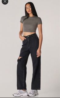 (Category: ) located in . Submitted by tynxwardrobe (Listing ID 1376483623, Image 1). Description: .