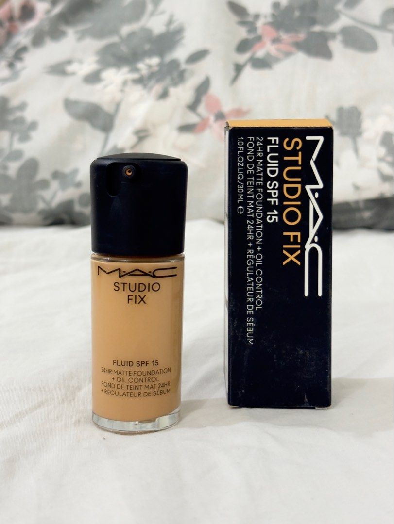 MAC Studio Fix Fluid SPF 15 24 HR Matte Foundation in NC25 (Category: Makeup) located in Quezon City. Submitted by kcdeclutters (Listing ID 1376569191, Image 2). Description: Authentic MAC Studio Fix Fluid SPF 15 24 HR Matte Foundation Shade: NC25 Pumped ONCE only to check the shade. RFS: Wrong shade Orig price: PHP 2,500 MFG Date: 08/2024 Bought last March 2025 Bought from MAC Store in Newport Mall.