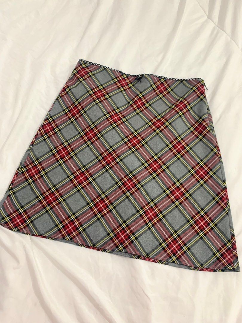 Mango Skirt (Category: Skirts) located in Olongapo. Submitted by sbm07 (Listing ID 1376521752, Image 1). Description: Mango skirt.Use once.