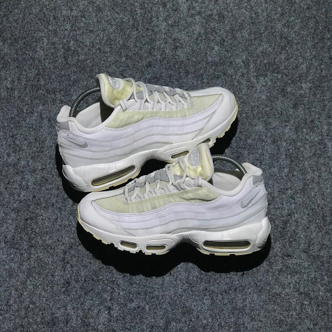 nike air max 95 full white, Fesyen Pria, Sepatu Sneakers di
