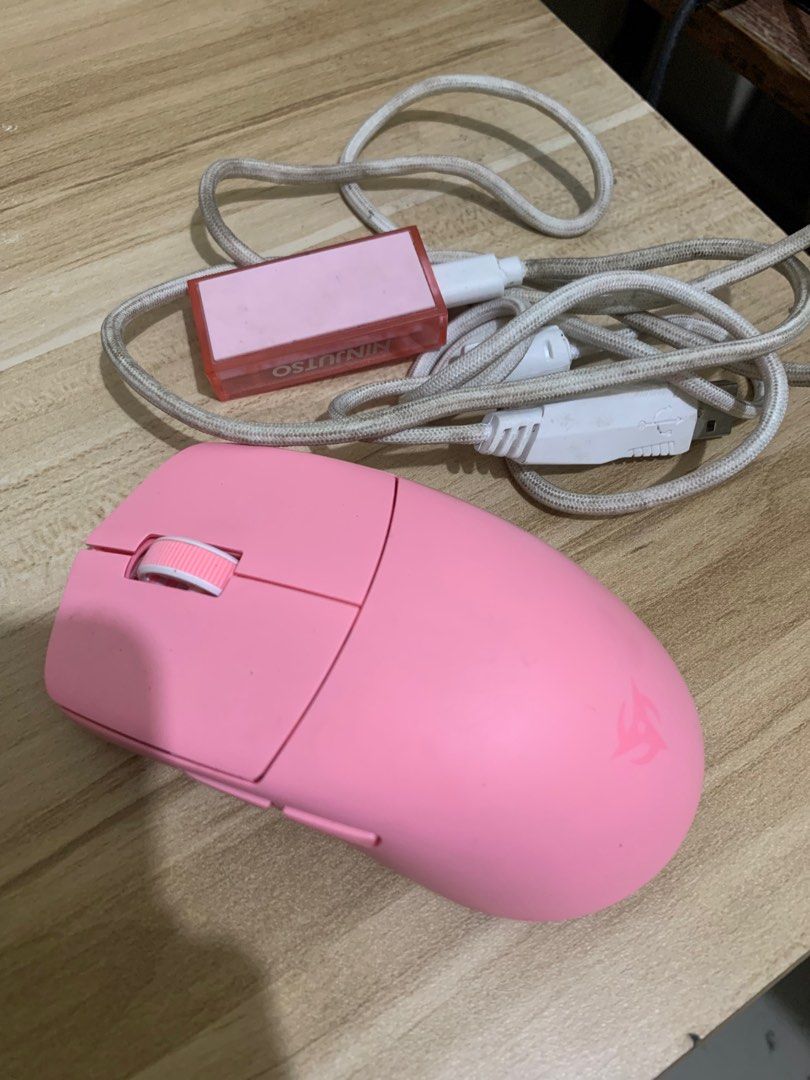 Ninjustsu Sora V2 Pink Wireless gaming mouse (Category: Mouse & Mousepads) located in Manila. Submitted by gamingthriftshop (Listing ID 1376615273, Image 2). Description: Mouse Wire Receiver Marikina area! Can test dito dala kayo laptop. Can add sa FB para sendan ko video ng test all working goods. Pick up or delivery lang me.