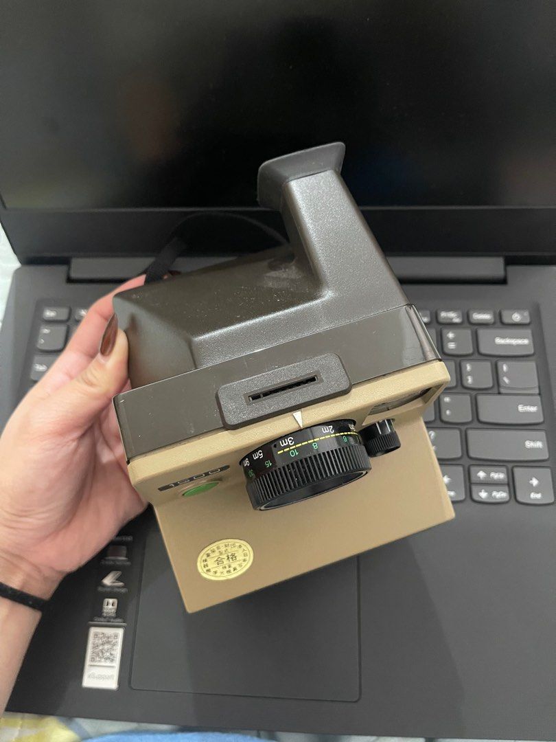 Polaroid Land Camera 1500 (Category: Cameras) located in Meycauayan. Submitted by daebaaaeee (Listing ID 1376484068, Image 2). Description: - vintage camera - uses sx-70 polaroid film - open for swap.