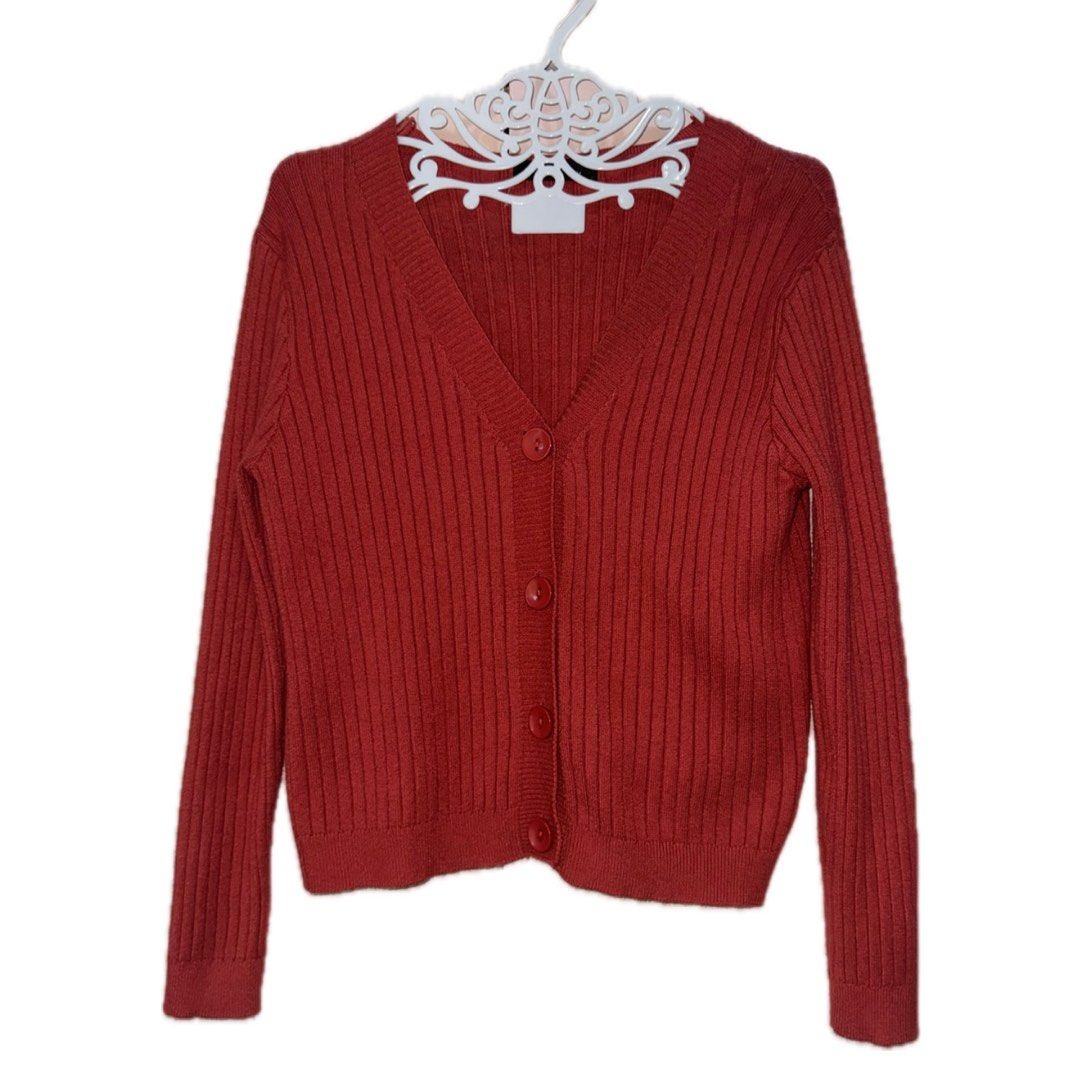 Red Botton-Down Cardigan (Category: Coats, Jackets and Outerwear) located in Mabalacat. Submitted by jiwitubi (Listing ID 1376564473, Image 1). Description: •color is more scarlet red • never worn •dm for more pics • mod: j&t • mop: gcash (payment first before shipment) • customer will shoulder delivery fee.