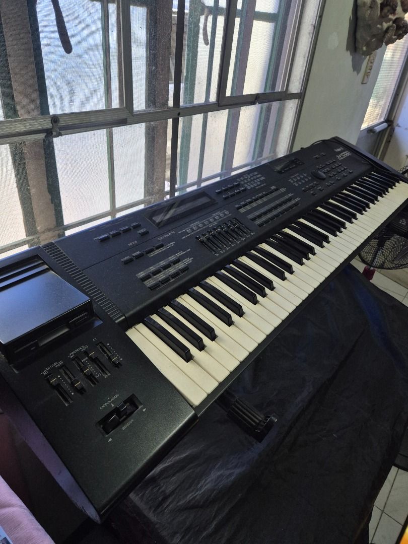 Roland JV-1000 Keyboard (Category: Musical Instruments) located in Manila. Submitted by juan31 (Listing ID 1376477652, Image 1). Description: Inclusion: Keyboard stand Seller: 1st owner Delivery: FREE around Bulacan, QC, Manila RFS: Decluttering.