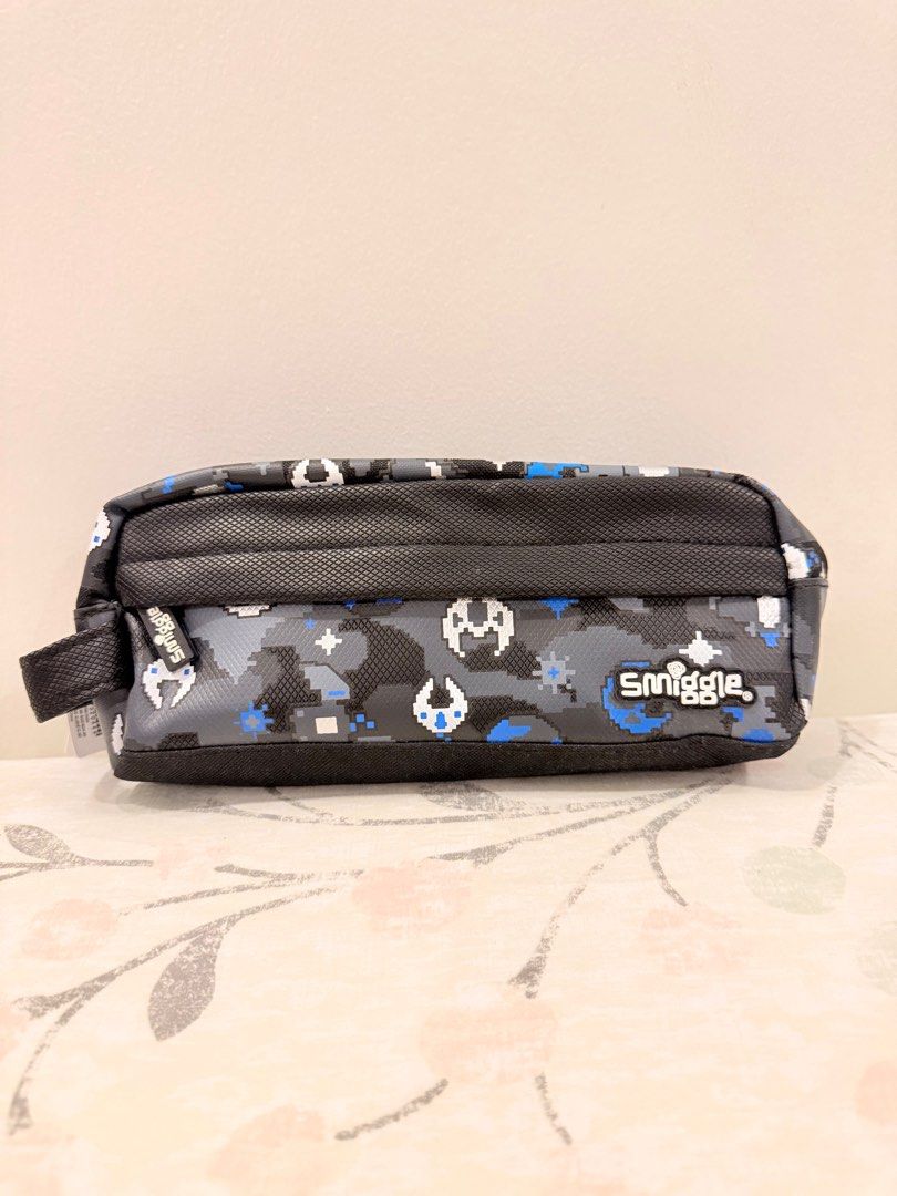 Smiggle Minecraft pencil case (Category: Purses & Pouches) located in Santa Maria. Submitted by stuff4less07 (Listing ID 1376545416, Image 1). Description: Minecraft pencil comes with Smiggle plastic bags .