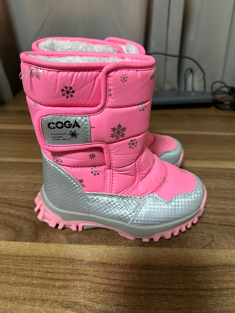 Snow Boots (Category: Babies & Kids Fashion) located in Calamba. Submitted by sofiesmerch (Listing ID 1376463810, Image 2). Description: Used only once. Fits 4 yrs old. .