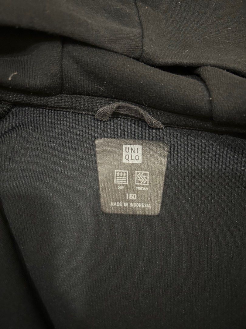 Uniqlo Black Jacket (Category: Babies & Kids Fashion) located in Singapore. Submitted by jc4space (Listing ID 1376573117, Image 2). Description: Uniqlo Black jacket with hood. Suitable for height : 145-155cm Size : 150cm Self collect or top up for postage .