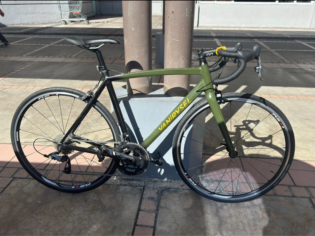 van rysel rcr900 AF (Category: Bicycles) located in Las Pinas. Submitted by PeterPan21 (Listing ID 1376543999, Image 1). Description: PRICE IS NEGOTIABLE SEND YOUR OFFER Van Rysel RCR Road Bike MEDIUM Well kept / Pre-loved Good Condition (Newly overhauled) Bike fitted for 5’9 height Around 8-8.5kg Group Set: Sram Force (52-34 Crank / 11-34 Cogs) Others: Overall Bike Skin Carbon Handlebar RS11 WS 70x28 tires 105 cleat pedals Almost new decathlon b