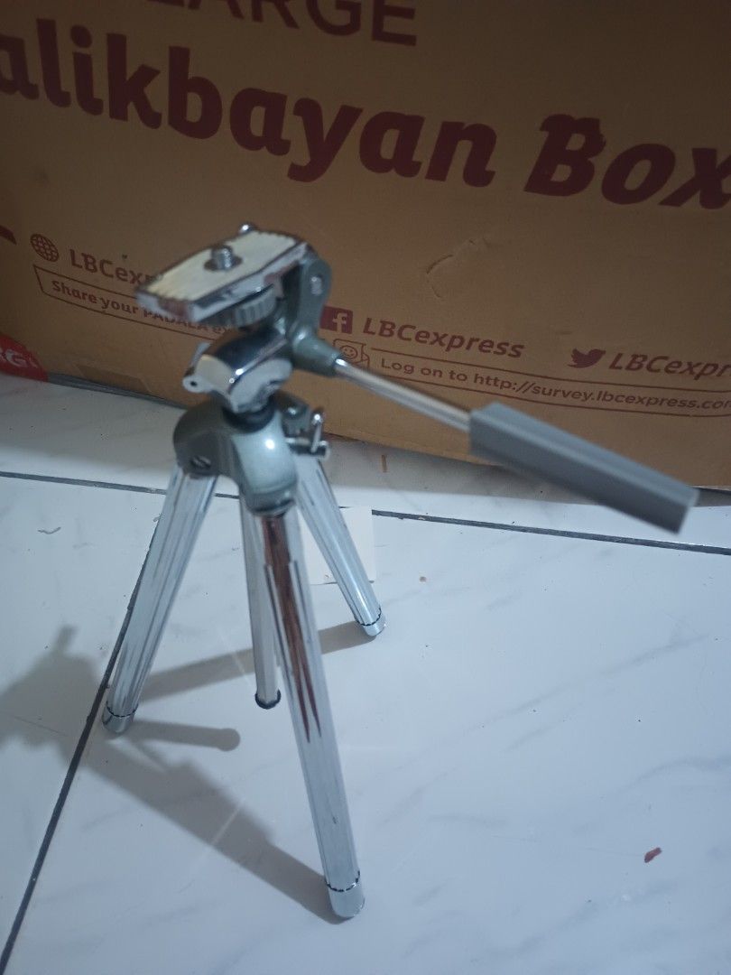 Vintage Goldcrest Adjustable Camera Tripod expands to 48" (Category: Tripods & Monopods) located in Plaridel. Submitted by QualityShop (Listing ID 1376584395, Image 2). Description: Negotiable Very good condition.