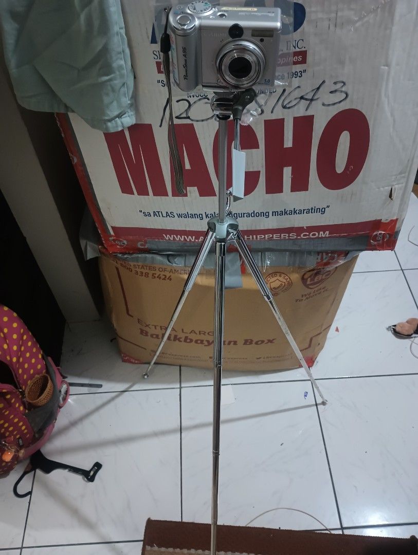 Vintage Goldcrest Adjustable Camera Tripod expands to 48" (Category: Tripods & Monopods) located in Plaridel. Submitted by QualityShop (Listing ID 1376584395, Image 3). Description: Negotiable Very good condition.
