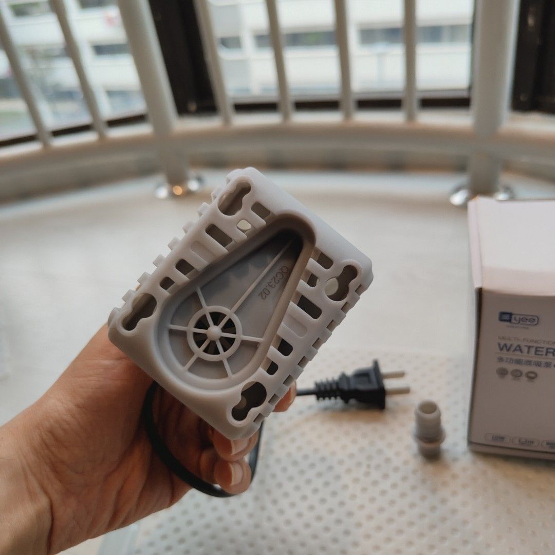Yee Water Pump (Category: Homes & Other Pet Accessories) located in Singapore. Submitted by x2espresso (Listing ID 1376465589, Image 3). Description: YAT-0800 water pump. Includes tubing, power cord, and connectors. Compact and easy to use. thanks for viewing 🙏 .