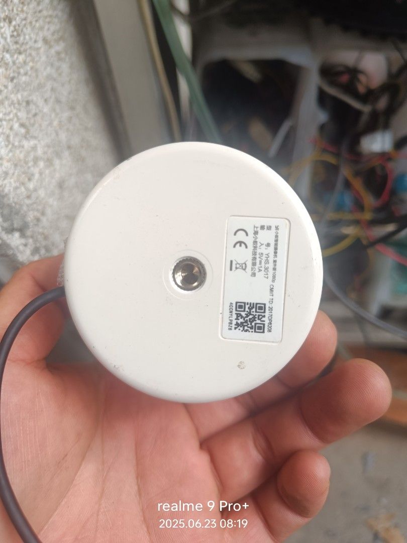 由 t09087892194238 (刊登 ID 1376423095，圖片 2) 提交，位於 高雄市 (Kaohsiung) 的 YI監視器二手正常。YHS.3017 YI White Bullet 1080P 110 Outdoor Camera (類別：攝影機)，說明：。