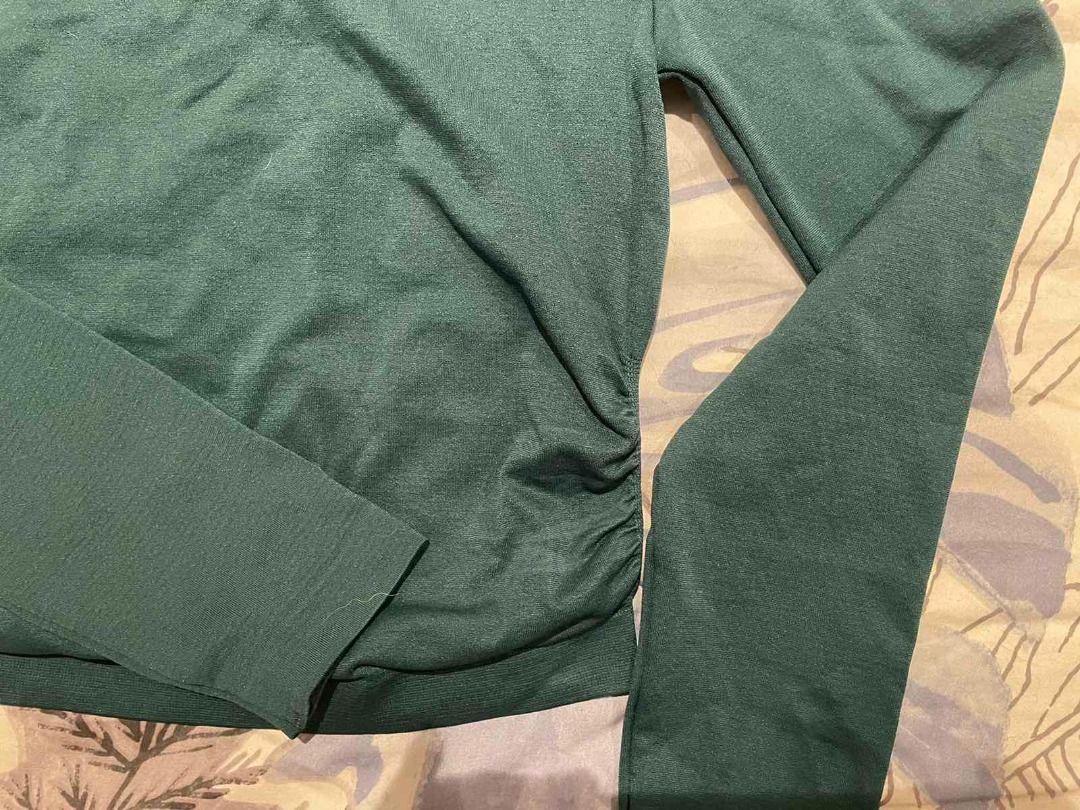 Yoga Dri Fit Long Sleeves Top (Category: Activewear) located in Quezon City. Submitted by camiestuff (Listing ID 1376597675, Image 3). Description: Never used. This was bought in the states. Brand is eyecandy. Size S.