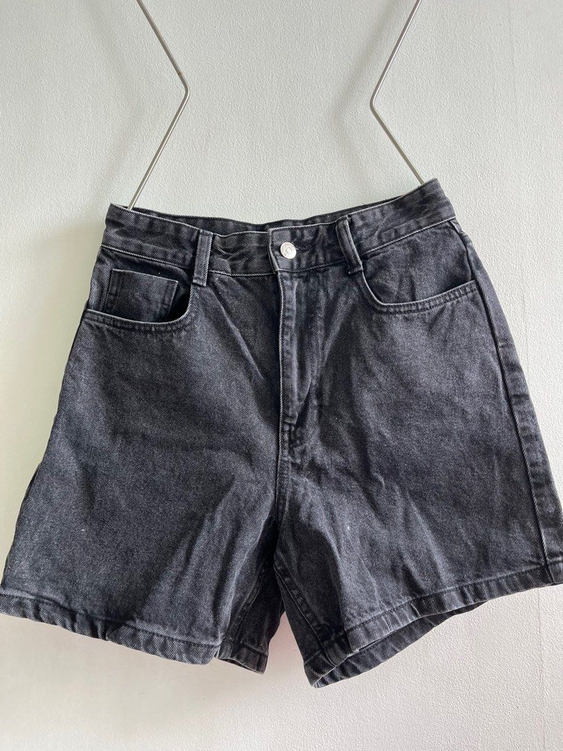 Zara black High rise denim short (Category: Shorts) located in Quezon City. Submitted by c.amil (Listing ID 1376469260, Image 3). Description: Still in good condition .