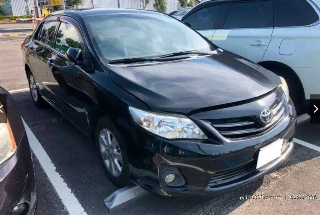 由 davidchu619 (刊登 ID 1376628736，圖片 2) 提交，位於 高雄市 (Kaohsiung) 的 二手中古車優惠中~2010altis灰 (類別：汽車出售)，說明：★★基本車訊★★ ❃ 廠牌：Toyota ❃ 型號：altis ❃ 年份：2010 ❃ 車色：灰色 ❃ 排氣量：1.8L ❃ 里程：90000km ❃ 引擎燃料：汽油 ❃ 驅動方式：2WD ❃ 乘客數：4門5座 ❃ 售價：8萬 ★★配備資訊★★ ☆安全配備 ↗煞車輔助系統 ↗防盜系統 ↗安全氣囊 ↗中控鎖 ↗ABS防鎖死 ☆舒適配備 ↗定速系統 ↗恆溫空調 ↗倒車雷達 ↗真皮/皮革座椅 ★優質服務★ →北中南皆可服務 →可車換車 →有配合貸款公司 →車況保證附查定表 ⭕五大保證 ✔️非重大事故／非來路不明／產權清楚 ✔️非泡水車 ✔️非接合車（車體結構完整） ✔️無引擎變造無車身變造 📌五大保固📌 🔎引擎 🔎變速箱 🔎發電機 🔎起動馬達 🔎方向機 📱有興趣立馬留言，我會連絡您~。