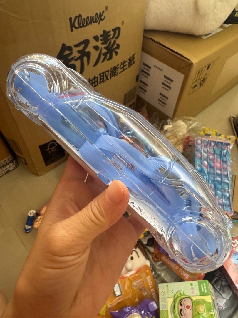由 yen1031 (刊登 ID 1376695137，圖片 3) 提交，位於 新北市 (New Taipei) 的 兒童蛙鏡 國小以下適用，謝謝 (類別：嬰兒及兒童流行時尚)，說明：二手8-9成新，只有上過五六次游泳課用過，之後就收起來沒再用過了，不介意再購買喔。