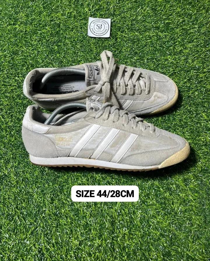 Adidas dragon, Fesyen Pria, Sepatu Sneakers di Carousell