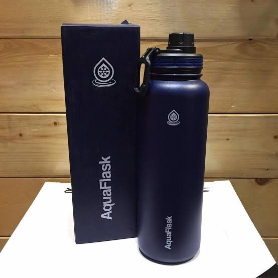 Aquaflask 40oz Cobalt Blue (Category: Water Bottles & Tumblers) located in San Fernando. Submitted by shoppingwithelle (Listing ID 1376703577, Image 3). Description: About the item: Brand New and No issue RFS: Scammed on facebook pinadala yan kahit hindi ko naman in-order and hindi alam ng nag receive kaya accidentally nabayaran hindi na ma refund. I don't need it though, dami na kasi tumblr sa bahay..