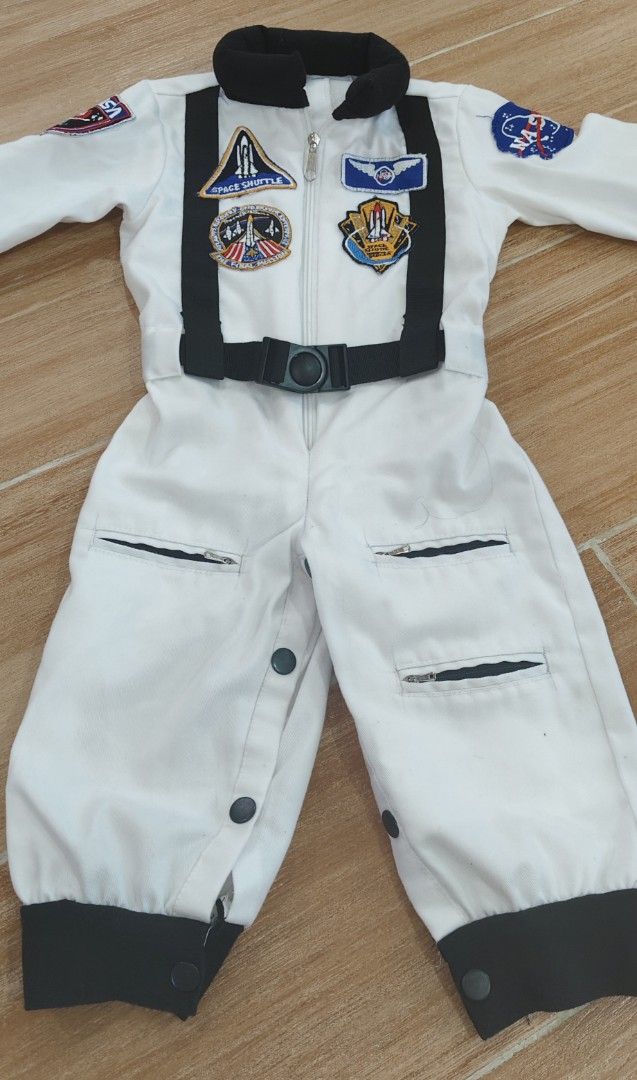 Astronaut Costume (1 yr old) (Category: Babies & Kids Fashion) located in Cabanatuan. Submitted by maddiesstuff (Listing ID 1376631564, Image 3). Description: 9.5 condition astronaut Costume for 1 year old..lightly used.