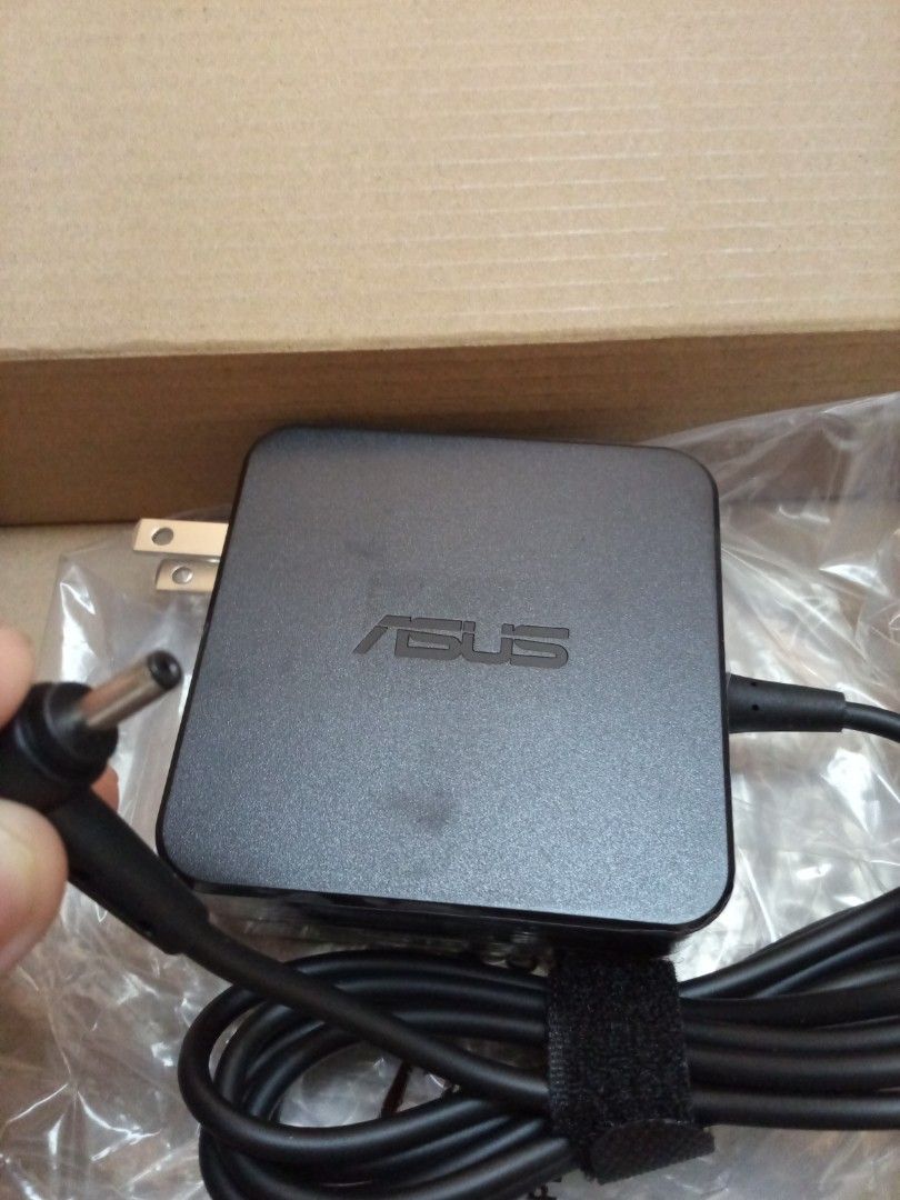 Asus Laptop charger (Category: Laptops & Notebooks) located in Mandaluyong City. Submitted by richardolshoppe (Listing ID 1376791529, Image 1). Description: Asus laptop charger 33 watts 1.75A, 45 watts 2.37A, 65 watts 3.42A available brand new 1 month warranty replacement.