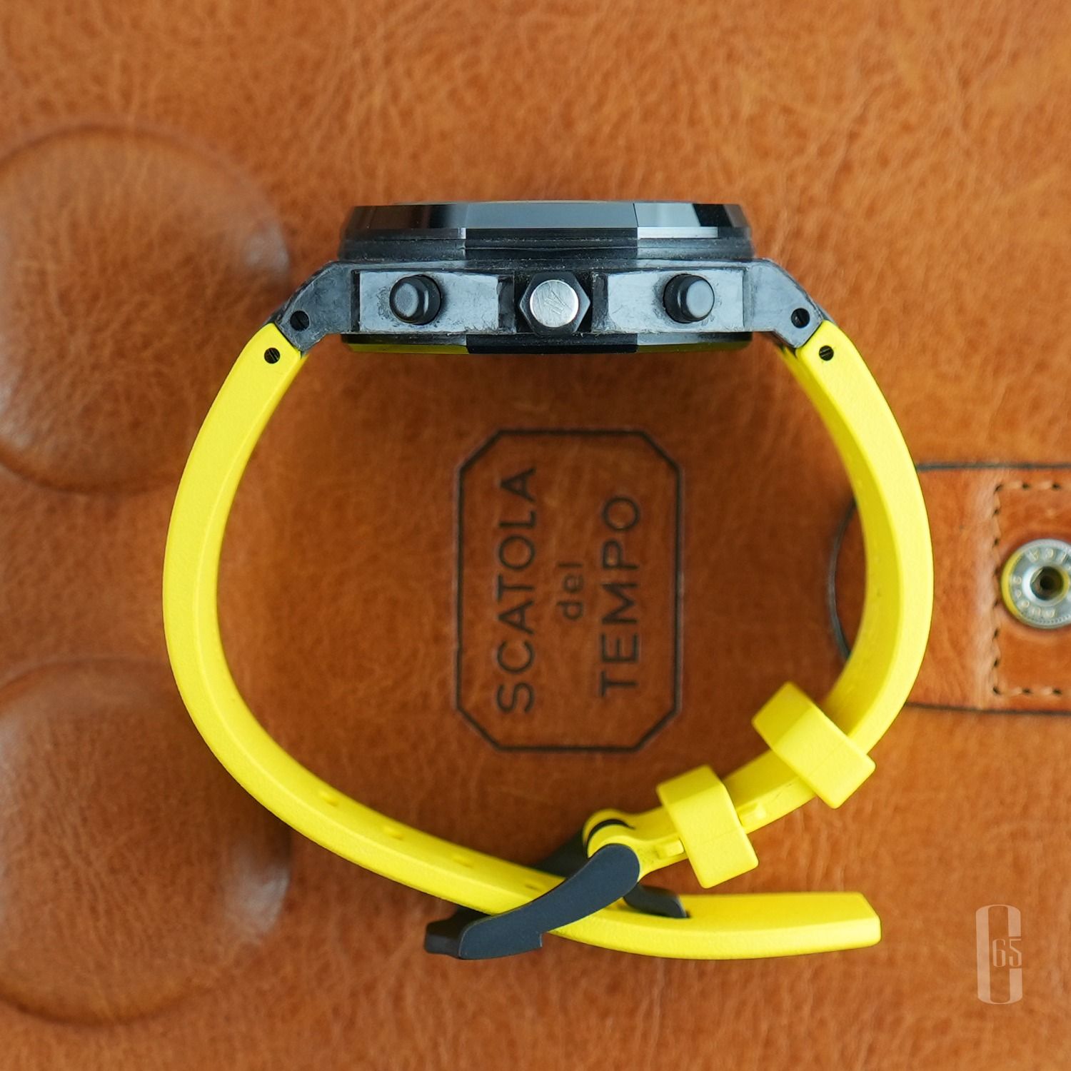 [SOLD - DM to SOURCE] Piguet Royal Oak Offshore Bumble Bee (Category: Watches) located in Singapore. Submitted by calibre65 (Listing ID 1376697217, Image 3). Description: This piece has been SOLD. DM us and we can source a similar piece for you! Audemars Piguet Royal Oak Offshore Bumble Bee Reference Number: 26176FO.OO.D101CR.02 Condition: Well Used Comes with: Watch only (no box, no papers) Dated: Size: 42mm Case material: Carbon Strap material: