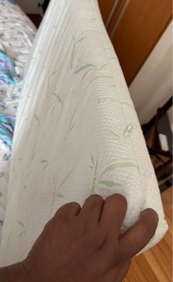 Baby crib mattress (Category: Childrens' Beds) located in Singapore. Submitted by deepameans32784 (Listing ID 1376637525, Image 2). Description: its a bamboo baby crib mattress. very soft and breathable . rarely used . may be once or twice. .