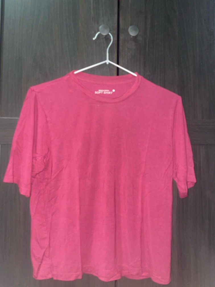 Bench Body Soft Shirt (Category: Shirts) located in Manila. Submitted by venabb (Listing ID 1376722742, Image 1). Description: Available in Maroon, Black & White.