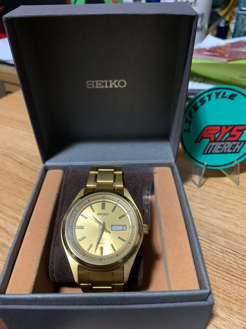 Brandnew Seiko 5 automatic Japan (Category: Men's Watches) located in Paranaque City. Submitted by rysauto (Listing ID 1376765499, Image 1). Description: For sale Brandnew Seiko 5 Japan automatic 40mm Complete 8000 Pm.