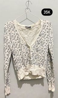 (Kategori: ) berada di . Dikirim oleh preloved_shilfaay (ID iklan 1376804026, Gambar 1). Deskripsi: .