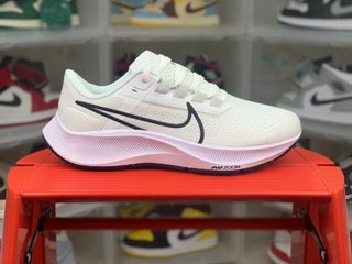 (Category: ) located in . Submitted by fashion.shoppp (Listing ID 1376742671, Image 1). Description: .