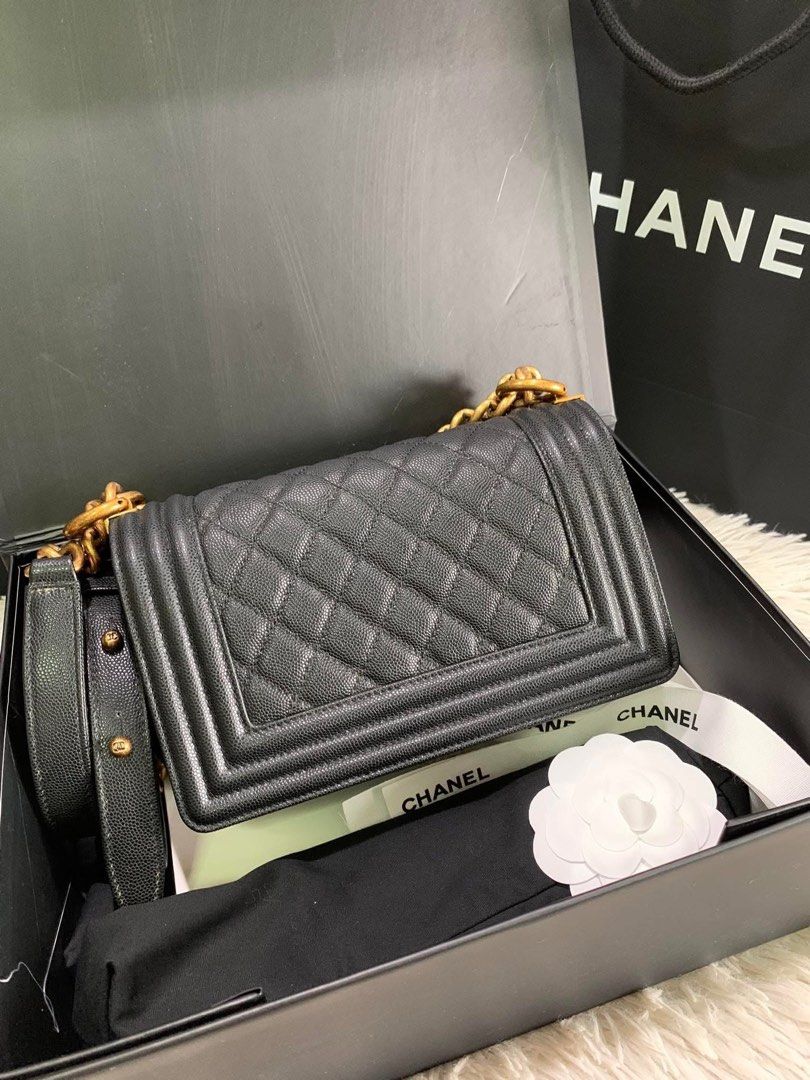 Chanel Leboy mini 20cm caviar leather GHW (Category: Luxury Bags & Wallets) located in Quezon City. Submitted by rarebagsfrmjapan (Listing ID 1376733843, Image 3). Description: PERFECT GIFT OR GIVEAWAYS REWARD UR SELF OR LOVE ONES AT LEAST ONCE A YEAR !!! 𝐃𝐈𝐒𝐂𝐋𝐀𝐈𝐌𝐄𝐑: we are 𝐧𝐨𝐭 𝐚𝐬𝐬𝐨𝐜𝐢𝐚𝐭𝐞𝐝 𝐰𝐢𝐭𝐡 𝐭𝐡𝐞 𝐛𝐫𝐚𝐧𝐝𝐬 𝐭𝐡𝐚𝐭 𝐚𝐫𝐞 𝐥𝐢𝐧𝐤𝐞𝐝 𝐚𝐧𝐝 𝐬𝐭𝐚𝐭𝐞𝐝 𝐢𝐧 𝐭𝐡𝐢𝐬 𝐩𝐨𝐬𝐭. 𝐀𝐥𝐥 𝐫𝐢𝐠𝐡𝐭𝐬 𝐚𝐫𝐞 𝐫𝐞𝐬𝐞