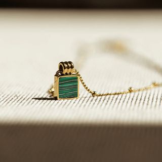 éclater jewellery 金色綠寶石頸鏈 MALACHITE SQUARE NECKLACE64219498802177110