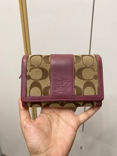 (Category: ) located in . Submitted by loveforvintagebags (Listing ID 1376702214, Image 1). Description: .