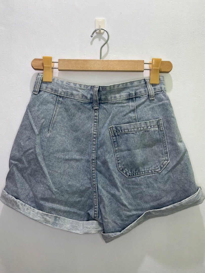 Denim Shorts (Category: Shorts) located in Imus. Submitted by declutterbycad (Listing ID 1376680684, Image 2). Description: .