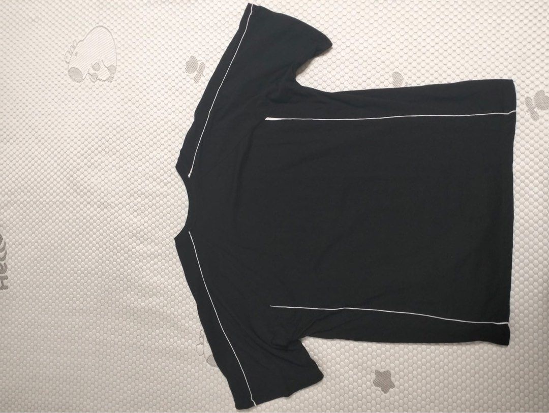 Fennel by AR70S Black T-Shirt Size L (Category: Tshirts & Polo Shirts) located in Singapore. Submitted by twhaha (Listing ID 1376670185, Image 2). Description: .