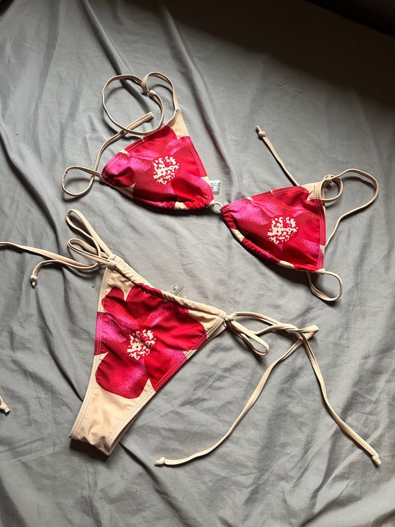 Flower bikini (Category: Bikinis & Swimsuits) located in Manila. Submitted by cvntlab (Listing ID 1376743808, Image 1). Description: used once no issue actual photo posted size med Jnt shipping .