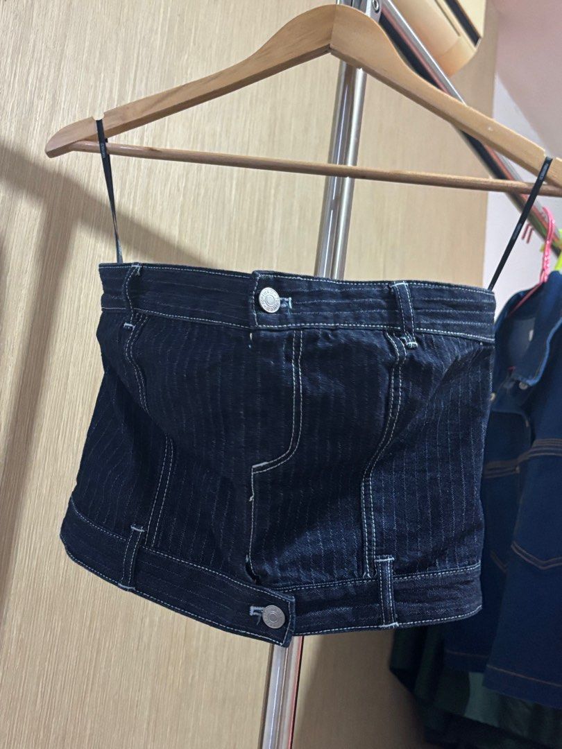 FOREVER 21 Denim Tube Top (Category: Others Tops) located in Pasig City. Submitted by eracurates (Listing ID 1376762603, Image 2). Description: M-semi L (loose in front).